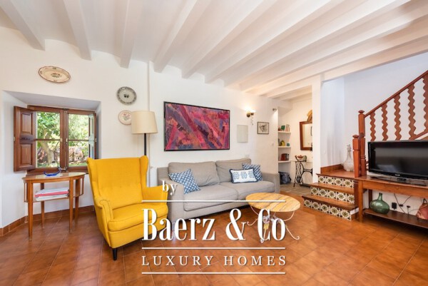 photo 2 This semi-detached townhouse, situated just two minutes' walk from Repic beach, offers just that- a sunny garden and easy access to the beach.