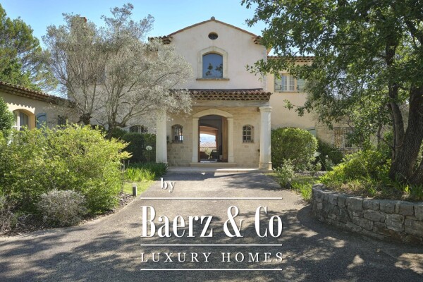 photo 1 Beautiful Provence-style villa in Terre Blanche Golf Estate