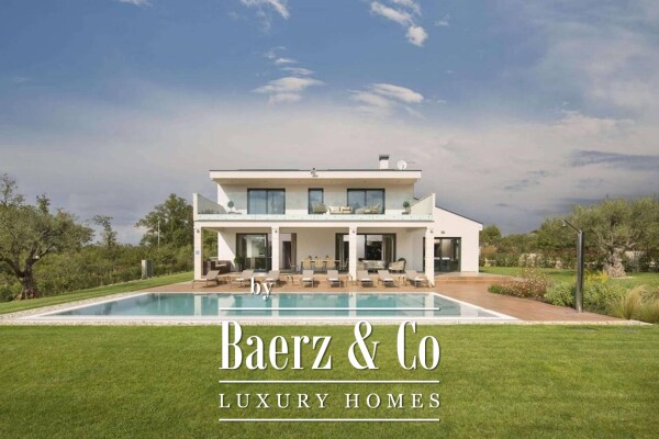 photo 6 Višnjan, a beautifully arranged villa surrounded by greenery, NKP 242 m2, on a large landscaped lot