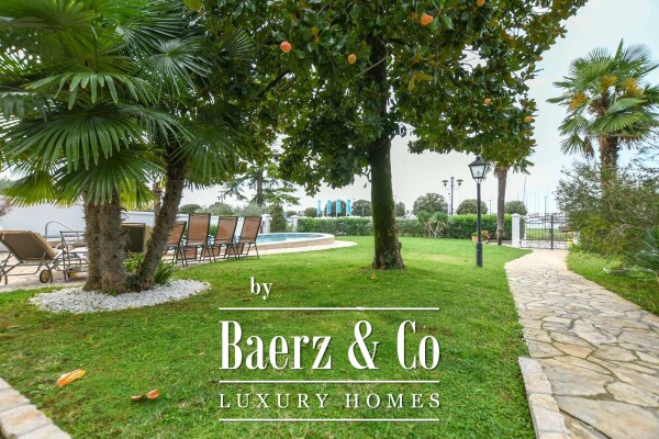 photo 5 Istria, Umag, beautiful house with pool, first row to the sea, NKP 430m2