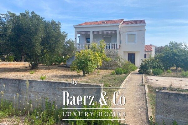 photo 1 Zadar, Ugljan/Muline, family house 256 m² by the sea on a plot of 1,600 m²