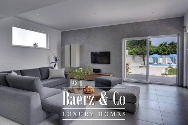 photo 16 Medulin, fully equipped villa, NKP 350m2