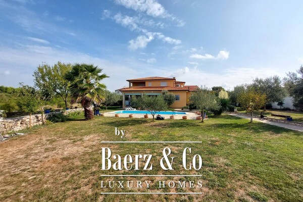 photo 2 Galižana, house with a beautiful garden and swimming pool