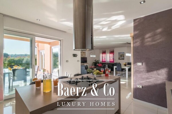 photo 11 Pula, Nova Veruda, superb villa with pool near the sea