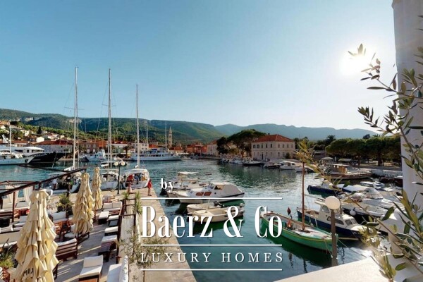 photo 1 Jelsa, a unique house right on the waterfront