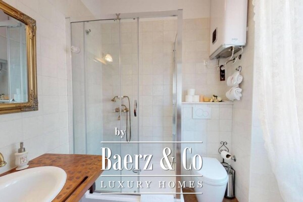 photo 26 Jelsa, a unique house right on the waterfront