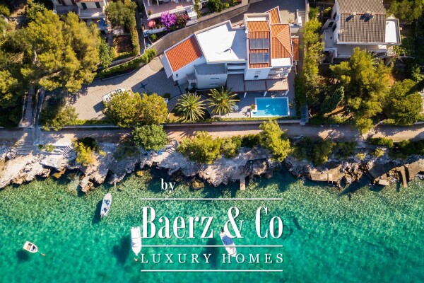 photo 8 Split, Čiovo, modern villa/boutique hotel with 8 apartments, first row to the sea