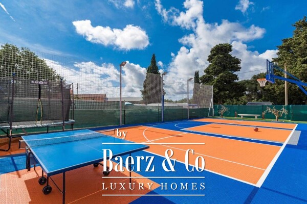 photo 6 Valtura, a luxury villa with a heated pool and a large garden, a rarity on the market