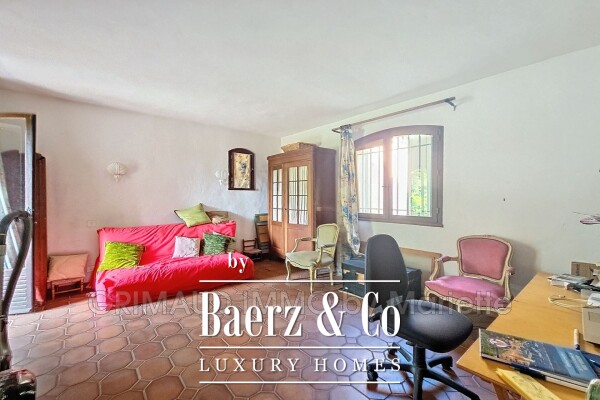 photo 5 Grimaud, France