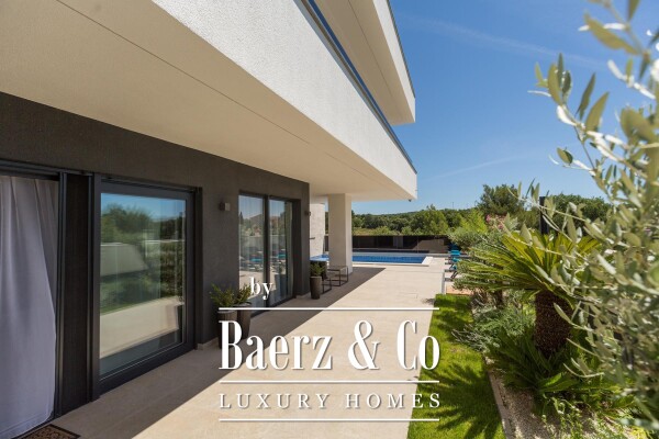 photo 8 Medulin, Istria: Luxury Modern Villa, 200m² NKP, Near Sea and Beaches