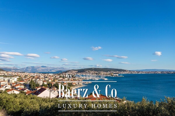 photo 3 Trogir, surroundings, renovated house, 250 m2 with three newly renovated apartments, first move in