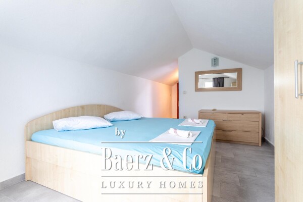 photo 7 Drašnice, a beautiful apartment house, second row from the sea