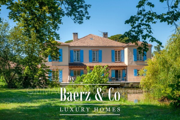 photo 2 property on 24 ha with lake, stable and several houses