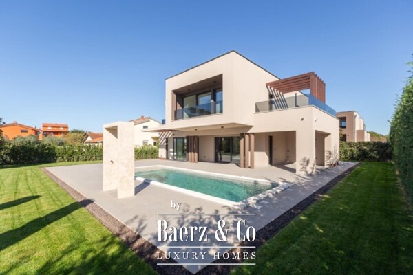 photo 1 Fažana, modern villa 275 m² on a large, immaculate garden with a heated swimming pool
