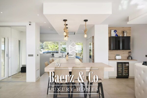 photo 11 Luxury - New contemporary villa in Cavalaire-sur-Mer