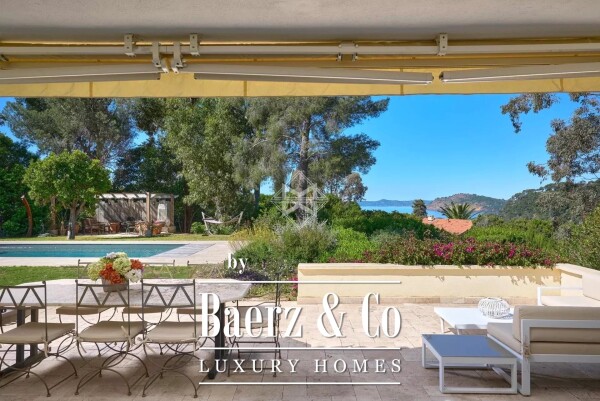 photo 1 Rayol-Canadel-sur-Mer in a quiet area, with sea view and within walking distance of the beach - Provençal property built on large flat land