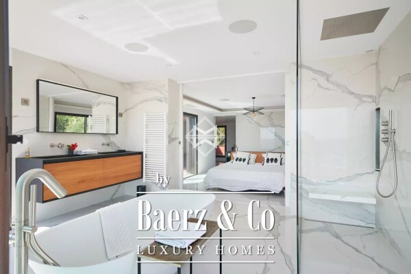 photo 13 Modern waterfront property