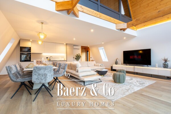 photo 1 Delnice, exclusive villa with a pool, covering an area of 298m²