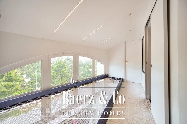 photo 17 Top Floor Duplex with Stunning Views of Île Seguin