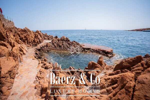 photo 3 Contemporary waterfront villa