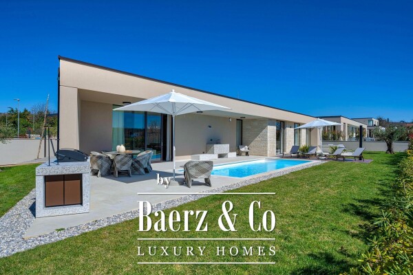 photo 1 Istria, Labinci, luxury single-storey house with sea view