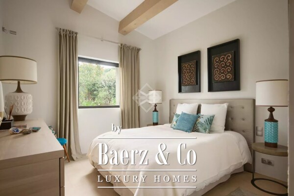 photo 10 Ramatuelle – Exceptional Property with Sea View and Landscaped Grounds