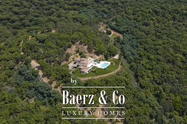 photo 3 Property surrounded by nature on the heights of La Croix-Valmer