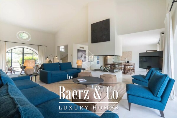 photo 6 Prestigious Villa in Les Marres – Sea View, eature and elegance