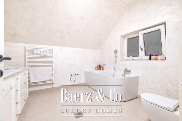 photo 4 Zagreb, Jazbina, an attractive house with a pool of 440 m2