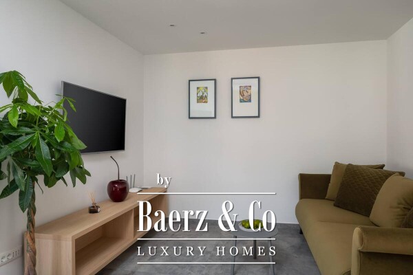 photo 13 Vis, Komiža, newly built house in the center of town