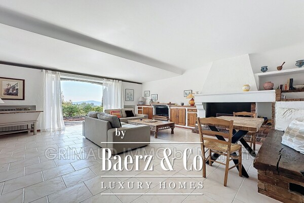 photo 16 Charming Provençal house with a view of the castle and swimm