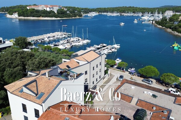 photo 3 Medulin, Pješčana Uvala - exclusive apartment in a perfect location, first row to the sea with a gar