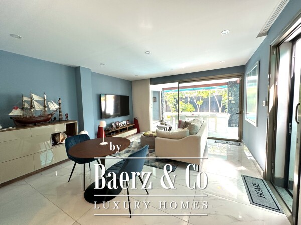 photo 3 Modern villa in central Los Cristianos