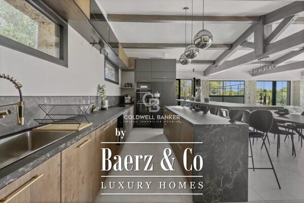 photo 8 Stone and renovated villa located in Valbonne