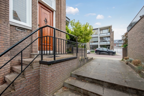 photo 30 Van Dorpstraat 4