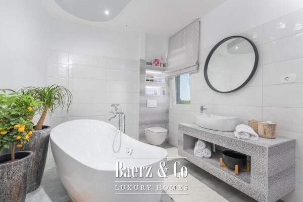 photo 11 Istria, surroundings of St. Lovrec, house with 6 bedrooms 380m2 with swimming pool, gym and sauna