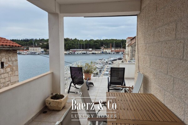 photo 30 Brač, Milna - semi-detached stone house with restaurant, first row to the sea