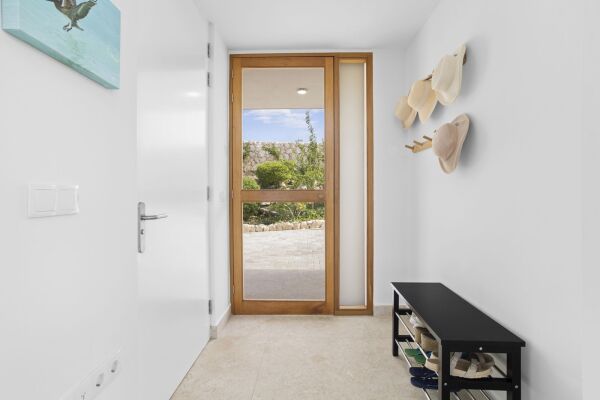 photo 3 Crown West 239