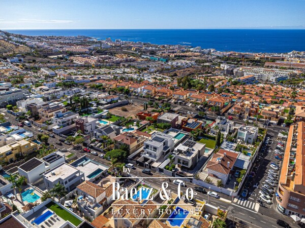 photo 41 Beautiful move in ready villa in residential area Tenerife south