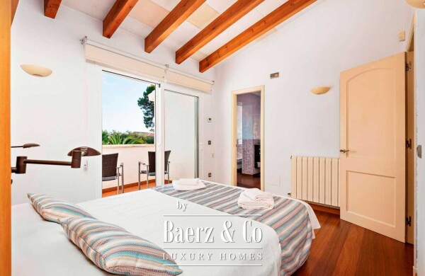 photo 11 MEDITERRANEAN VILLA FOR SALE IN SA CALETA, CIUTADELLA DE MENORCA WITH PRIVATE POOL, TOURIST LICENSE AND 4 BEDROOMS NEAR THE SEA