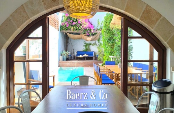photo 4 RENOVATED MENORCAN HOUSE FOR SALE IN THE HISTORIC OLD TOWN OF CIUTADELLA, MENORCA – COURTYARD WITH SWIMMING POOL, 4 EN-SUITE BEDROOMS AND ORIGINAL ARCHITECTURAL FEATURES