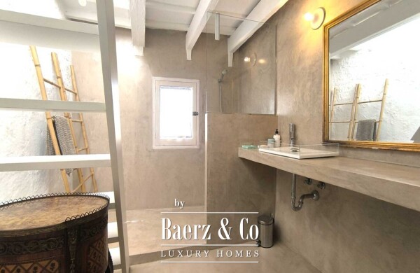 photo 19 RENOVATED MENORCAN HOUSE FOR SALE IN THE HISTORIC OLD TOWN OF CIUTADELLA, MENORCA – COURTYARD WITH SWIMMING POOL, 4 EN-SUITE BEDROOMS AND ORIGINAL ARCHITECTURAL FEATURES