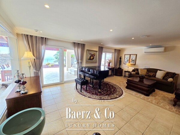 photo 13 Exclusive villa situated in prestigious residential area Tenerife