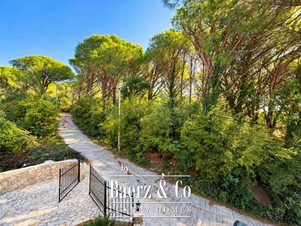 photo 7 Sea View House in a Pine Forest with Private Pool
